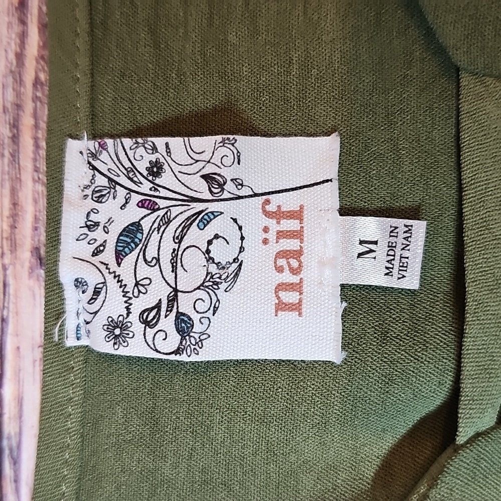 NWT NAIF DARK OLIVE GREEN 3/4 SLEEVE PULLOVER V NECK BLOUSE TOP - Picture 11 of 13